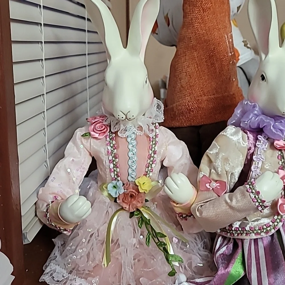 Decorative ornate Rabbit CYNTHIA ROWLEY - Picture 1 of 5